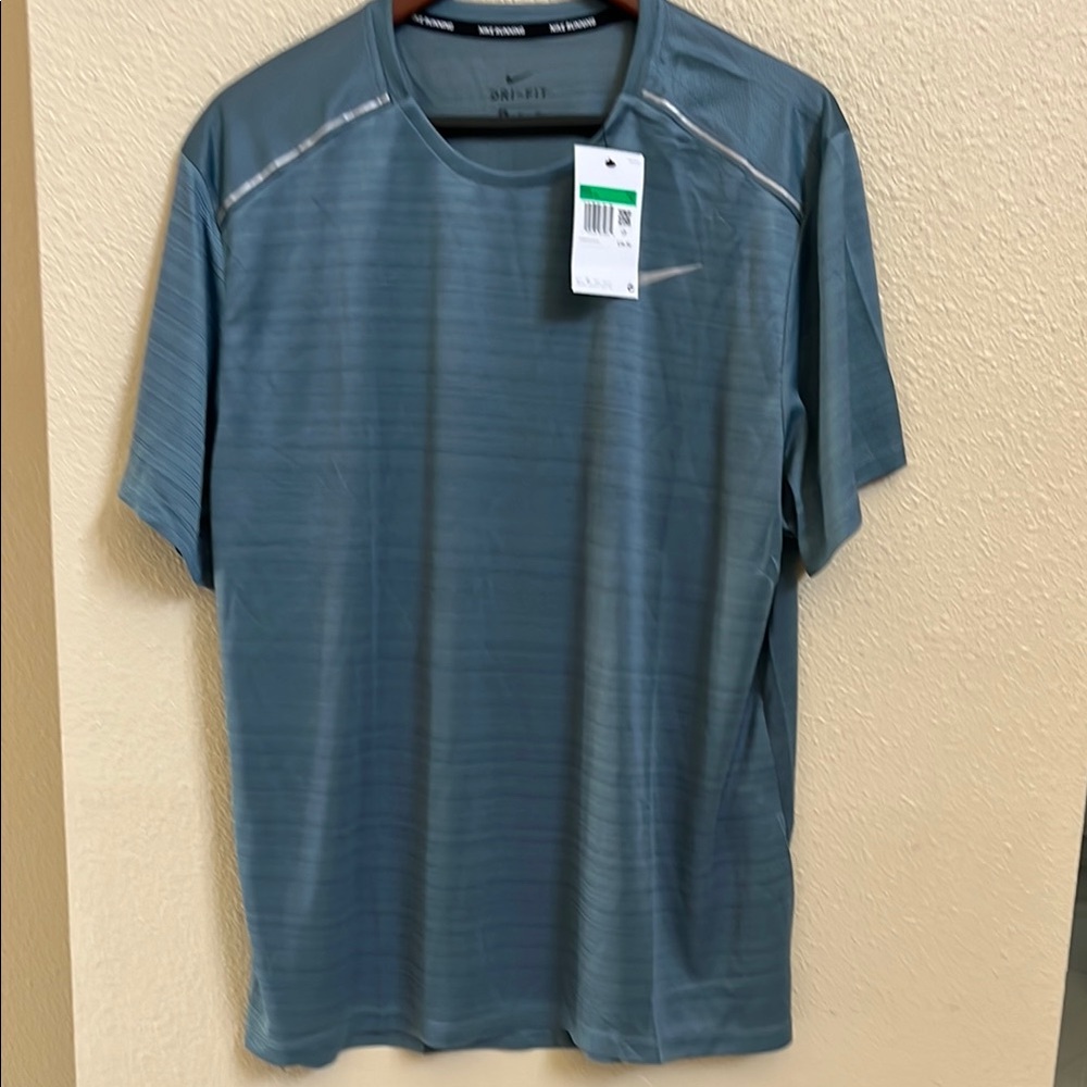 Nike Men's Gray Performance Tee